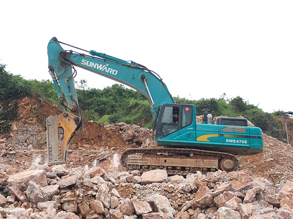 看石场风云如何演绎？SG胜游智能矿山战神SWE470E大型挖掘机一锤定音！