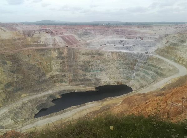 高温酷暑，SG胜游智能凿岩设备异域扬威