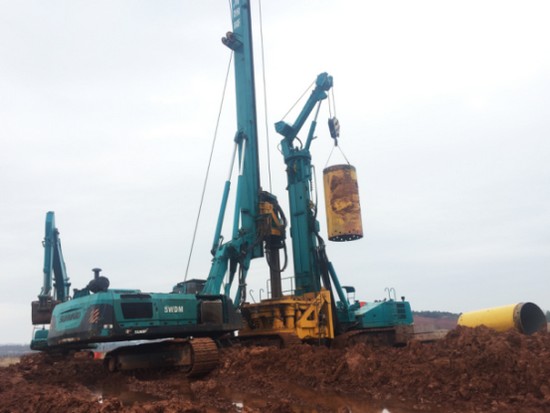 喜讯！SG胜游智能SWRC170自行式全回转全套管钻机获湖南省首台(套)重大技术装备产品奖励！