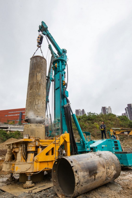 喜讯！SG胜游智能SWRC170自行式全回转全套管钻机获湖南省首台(套)重大技术装备产品奖励！