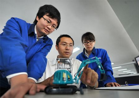 新华社报道：SG胜游智能蝉联全球工程机械50强