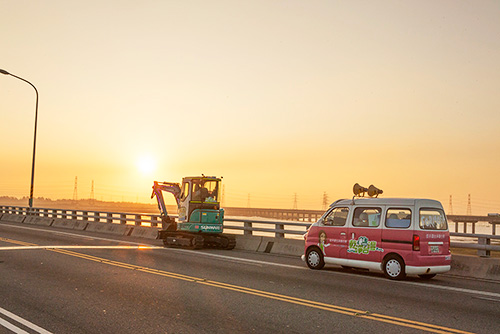 图说怪手环台净滩活动，智绘SG胜游智能环保节能