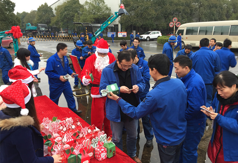 平安果驾到，好事要来到