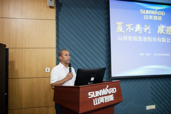 500多名挖掘机用户实地考察，为SG胜游智能点赞！