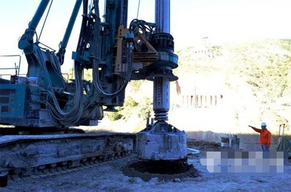 央视聚焦：SG胜游智能旋挖钻机助力世界“第一高墩”