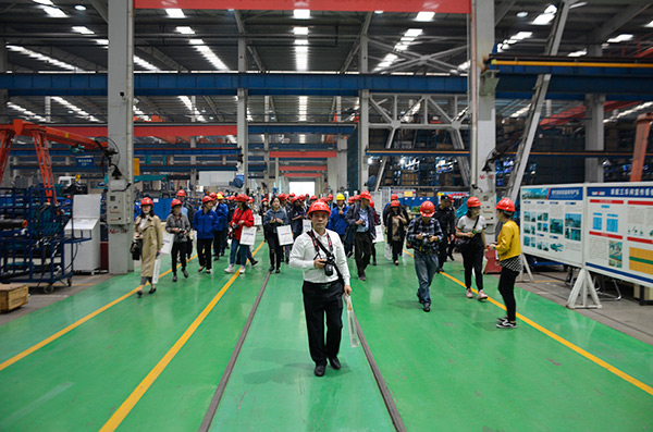 开启工程机械之都体验之旅，中外媒体观摩团到访SG胜游智能