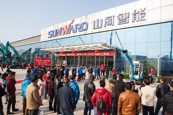 十年相随，成就彼此，来听听SG胜游智能挖掘机客户的真实声音