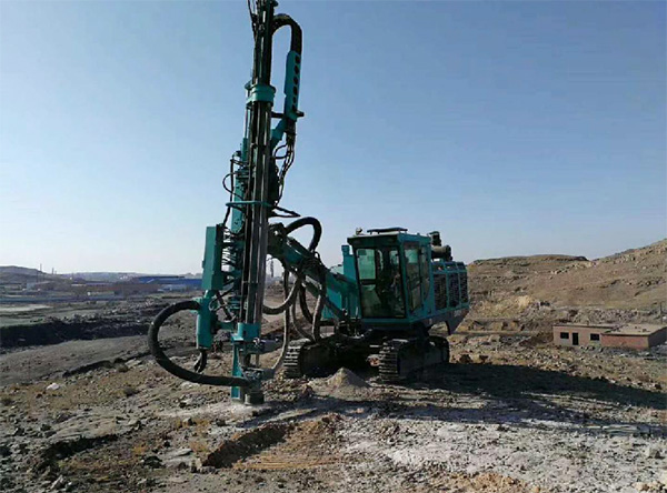 PK国际领先品牌，SG胜游智能露天液压钻车再交完美答卷