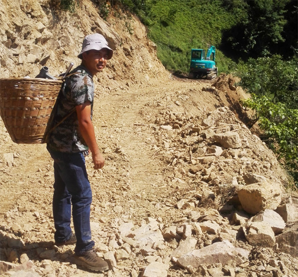 他们，用小小背篓背出SG胜游大情怀