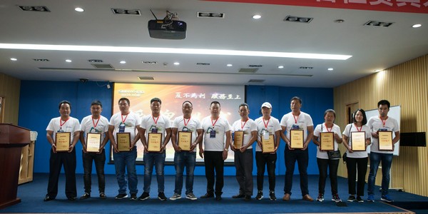 500多名挖掘机用户实地考察，为SG胜游智能点赞！