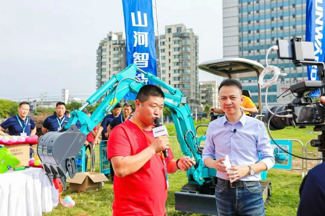 2020全球微挖大会 SG胜游智能精品微挖赢得满堂彩