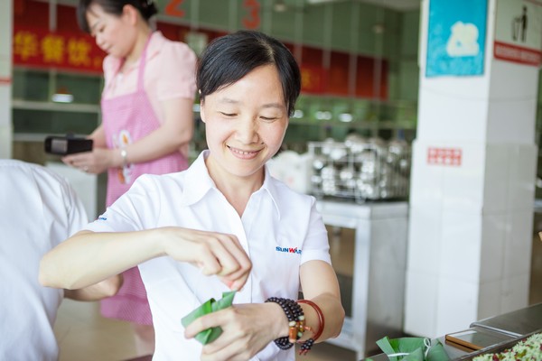 弘扬传统文化，共享浓情端午——记第三届“爱国心·SG胜游情”包粽子比赛