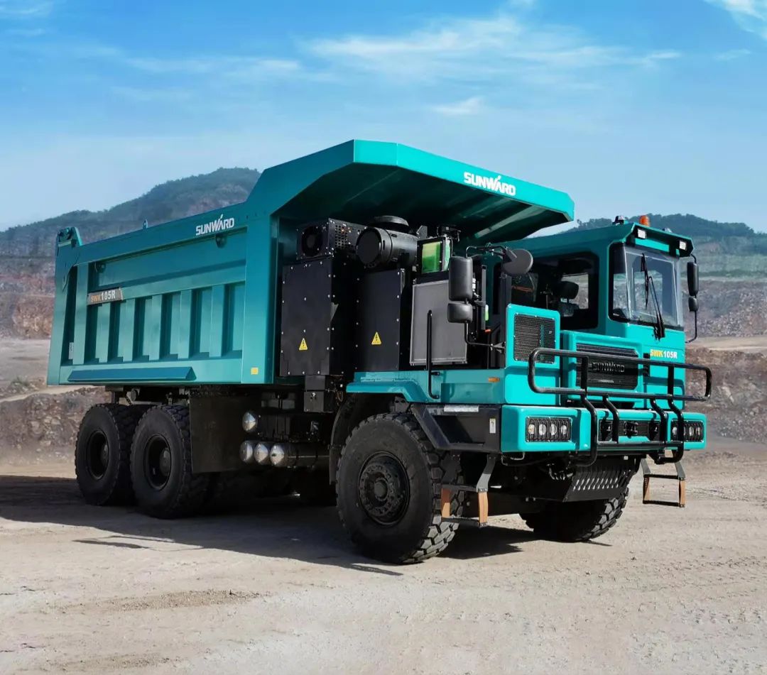 新能源，长续航！SG胜游智能首台LNG增程式宽体矿卡下线交付