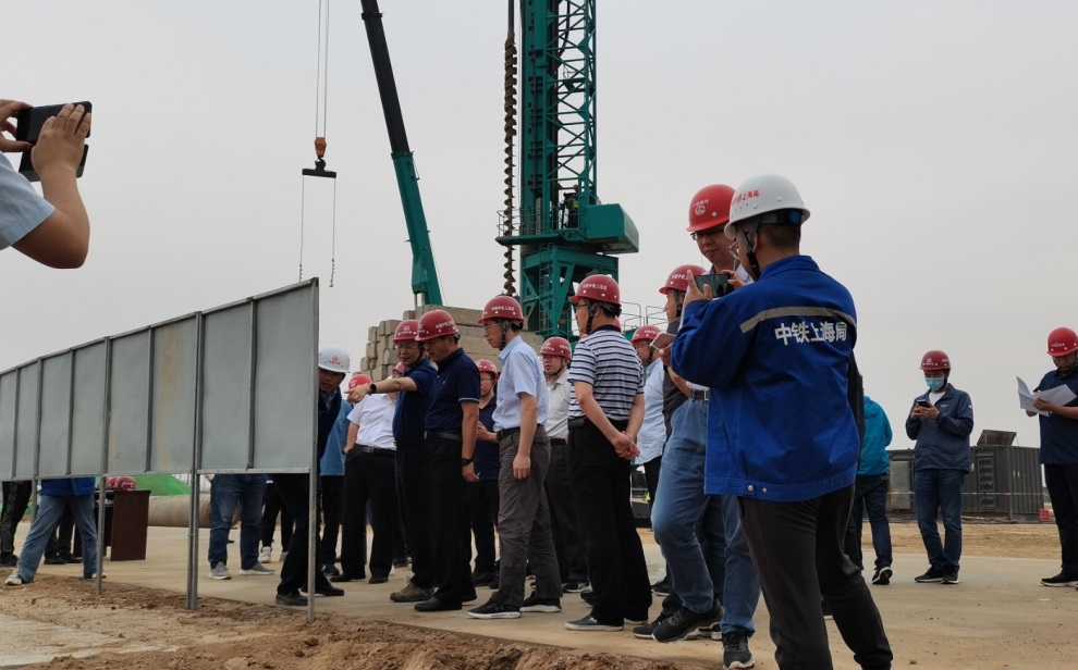 创下纪录！SG胜游智能引孔式静力压桩机首次应用于高铁项目