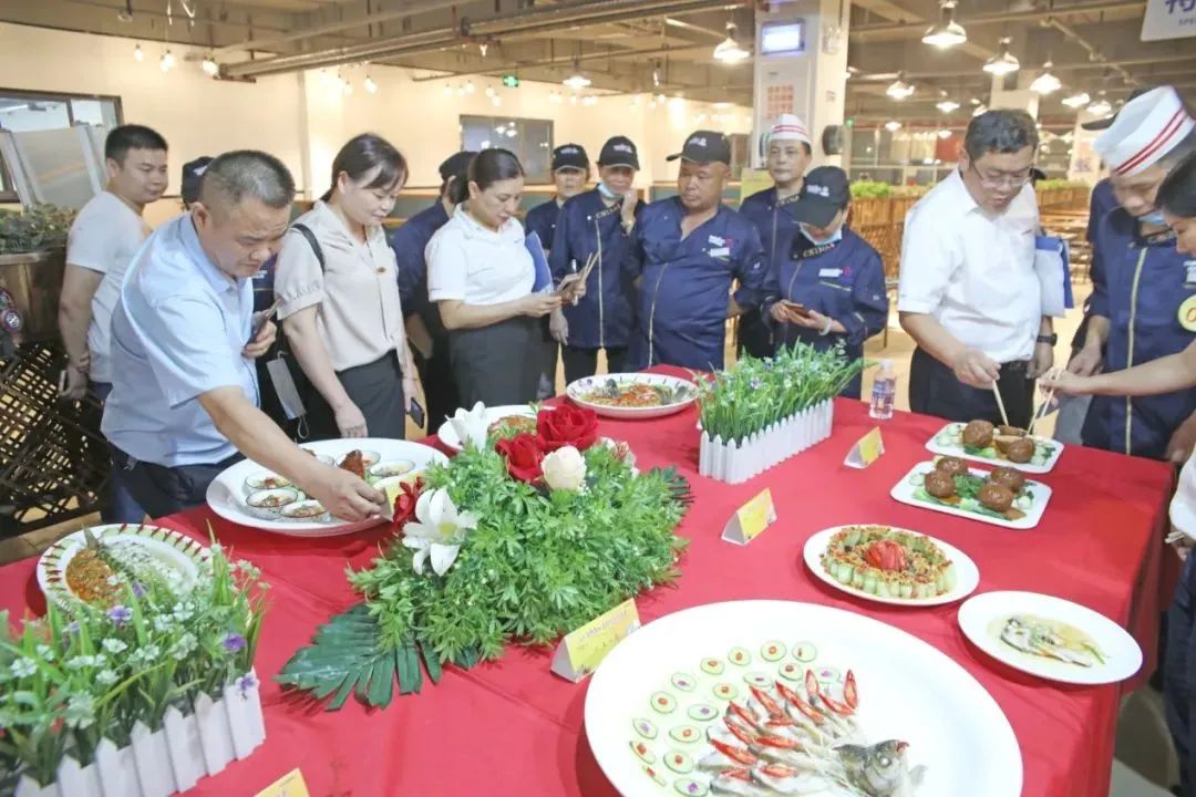 湖南工人报 | 最美娘家人张爱民：乐做“五送”“娘家人”