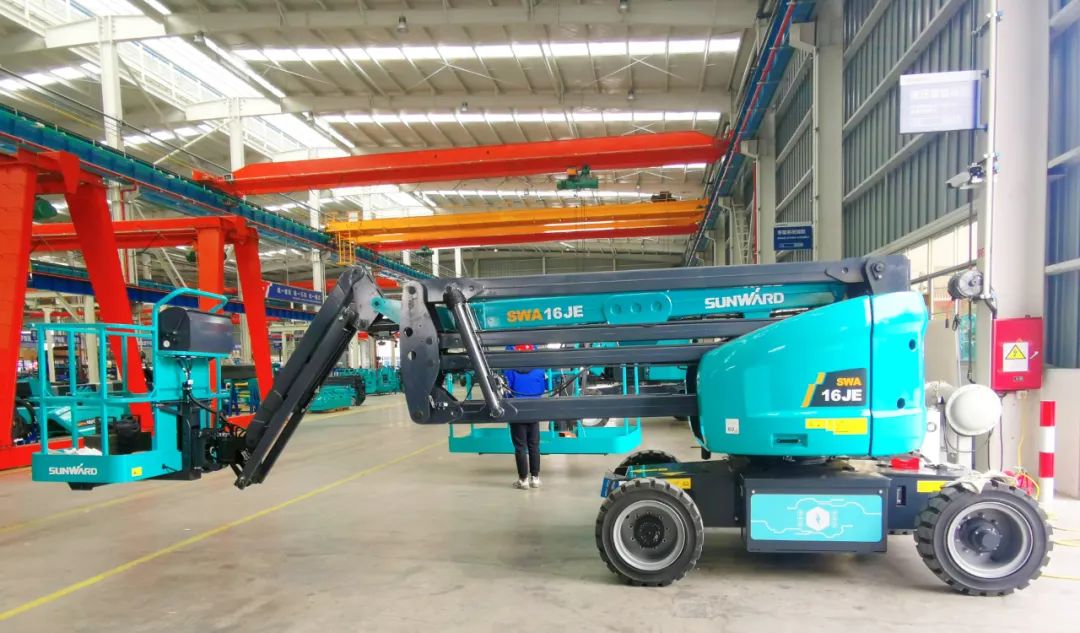 勇闯蓝海！SG胜游智能两款臂式高空作业平台正式“出道”