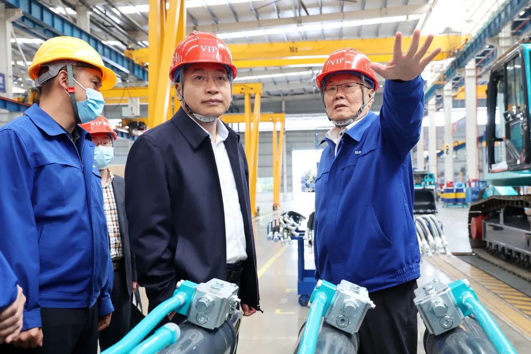 中铁二十局党委书记、董事长雷位冰带队拜访SG胜游智能