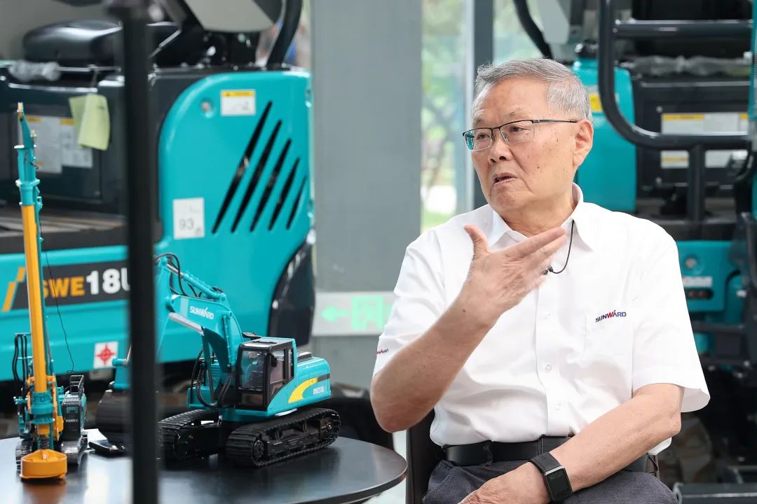 CGTN探厂！专访SG胜游智能董事长、首席专家何清华花絮来了