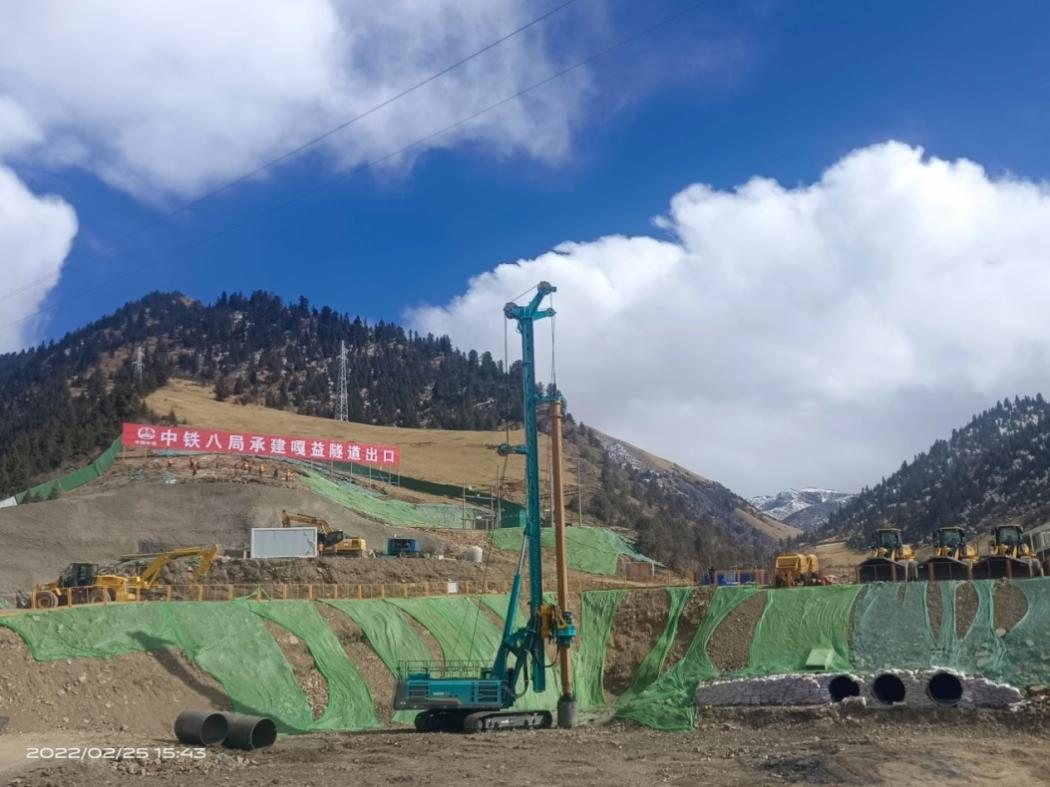 决战“世界之巅”！SG胜游智能旋挖钻机实力助建川藏铁路