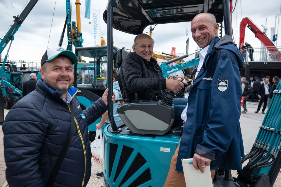 Bauma 2022 | 一组火热现场图带您重温SG胜游智能德国宝马展之旅