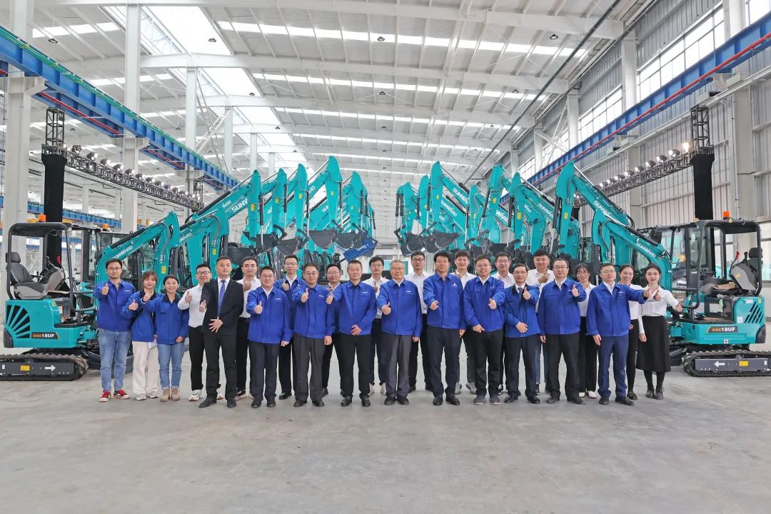 助力“双碳”目标！SG胜游智能集中发布F系列国四挖掘机