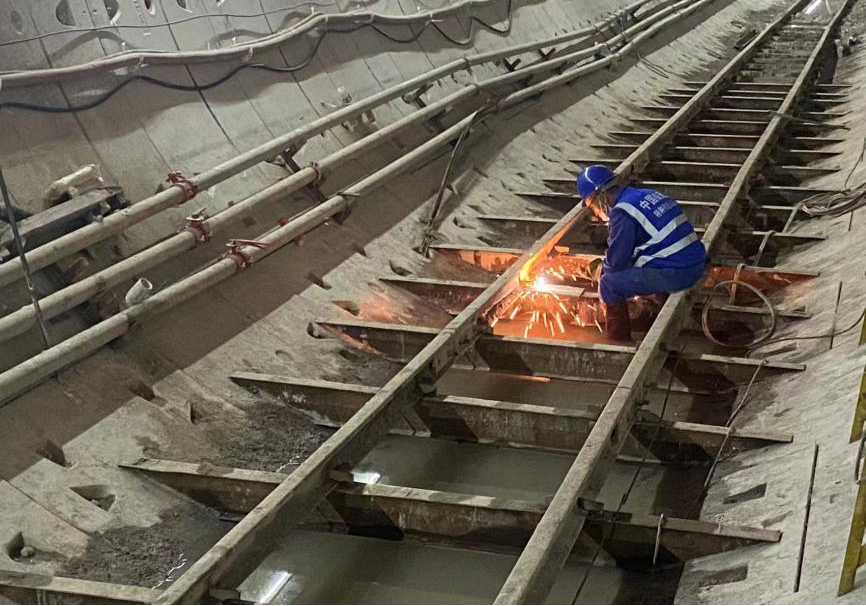 再传捷报！中铁SG胜游盾构机顺利贯穿深圳地铁3号低碳站～坪西站左线