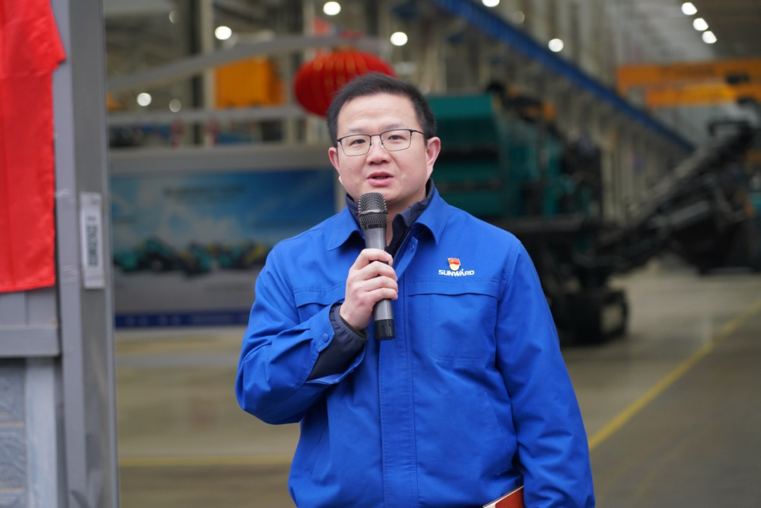 “持证上岗，成为破碎筛分设备的好管家！”