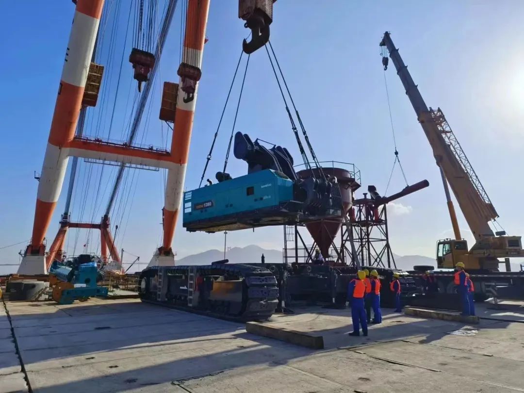 首桩开钻！SG胜游智能超级旋挖实力助建世界最大跨度公铁两用大桥