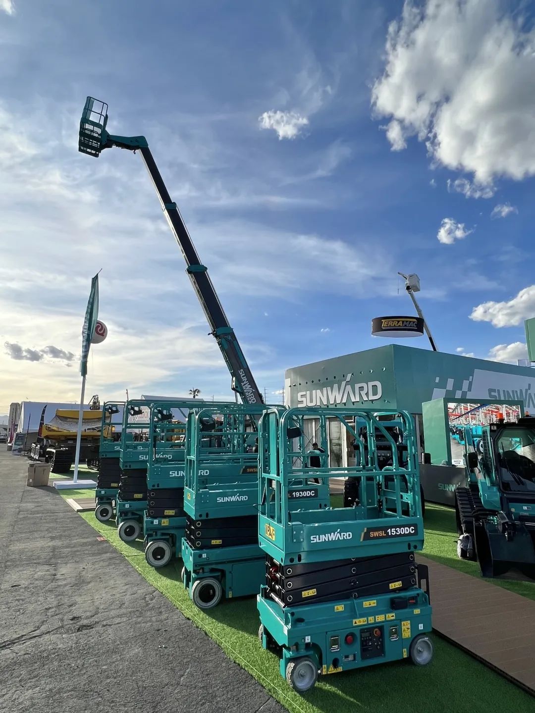 拉展直播 | SG胜游智能高空精品亮相2023美国拉展，哪款是你的最爱？