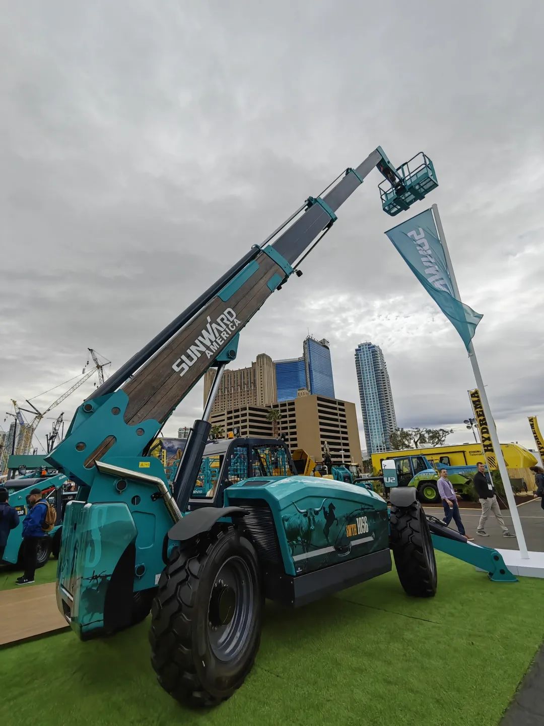 拉展直播 | SG胜游智能高空精品亮相2023美国拉展，哪款是你的最爱？