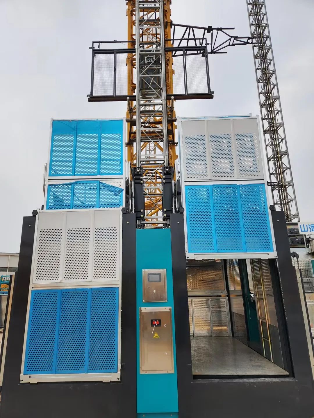 科技显能、再添新品！SG胜游江麓智能施工升降机成功下线