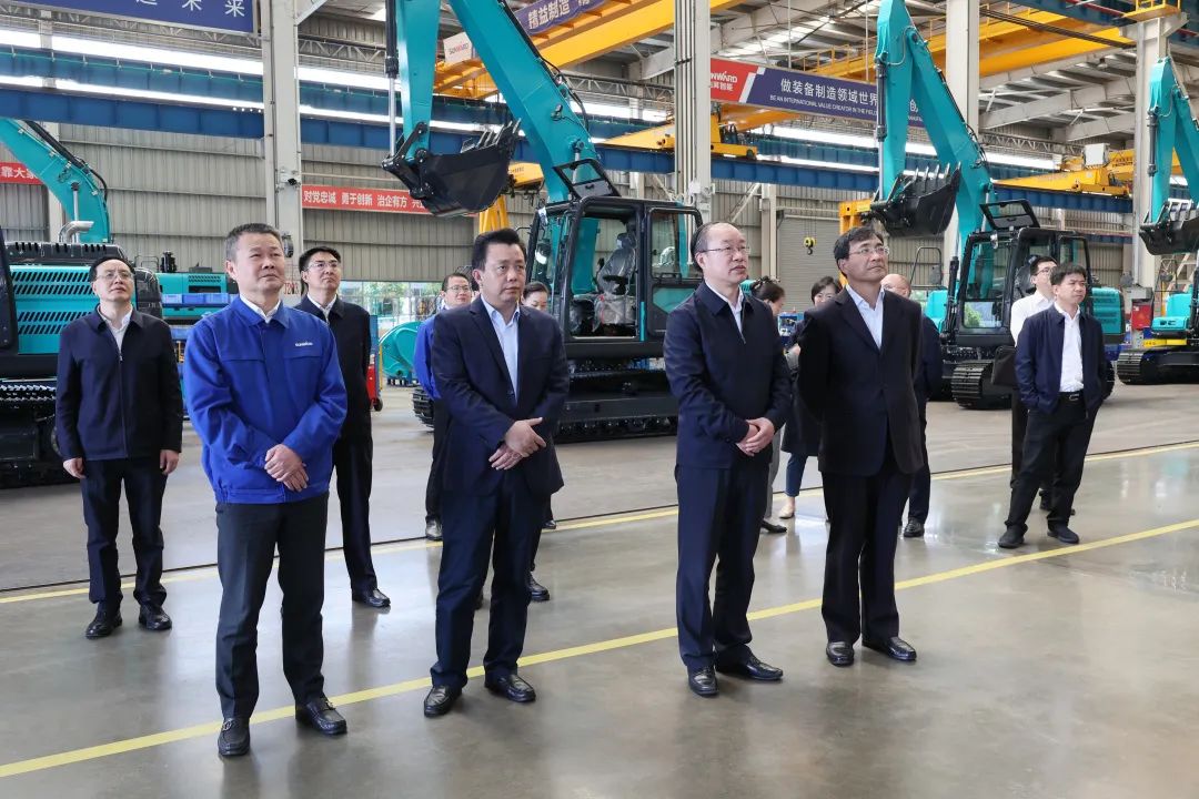 人社部党组成员、副部长俞家栋考察调研SG胜游智能