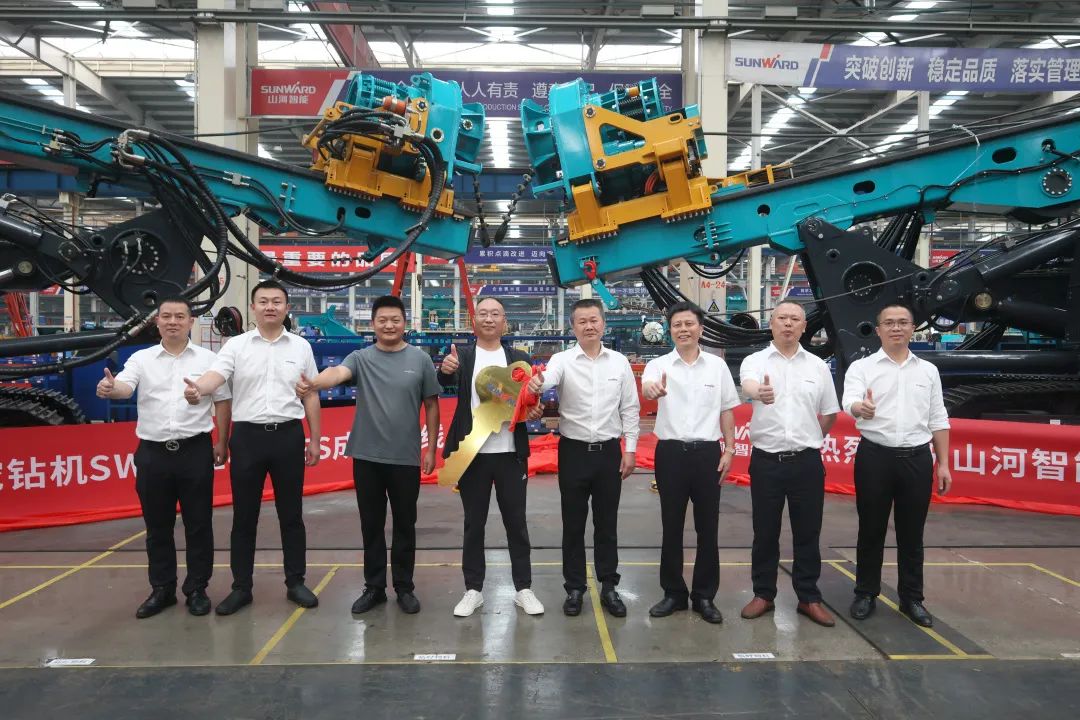 助力“双碳”、绿动未来！SG胜游智能增程式电动旋挖钻机、液压混合动力旋挖钻机齐交付