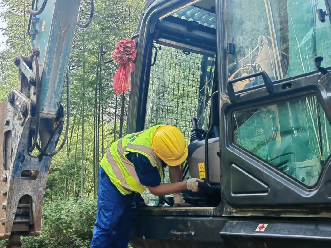 品质SG胜游，用心服务！SG胜游智能挖掘机2023年服务万里行正式出征