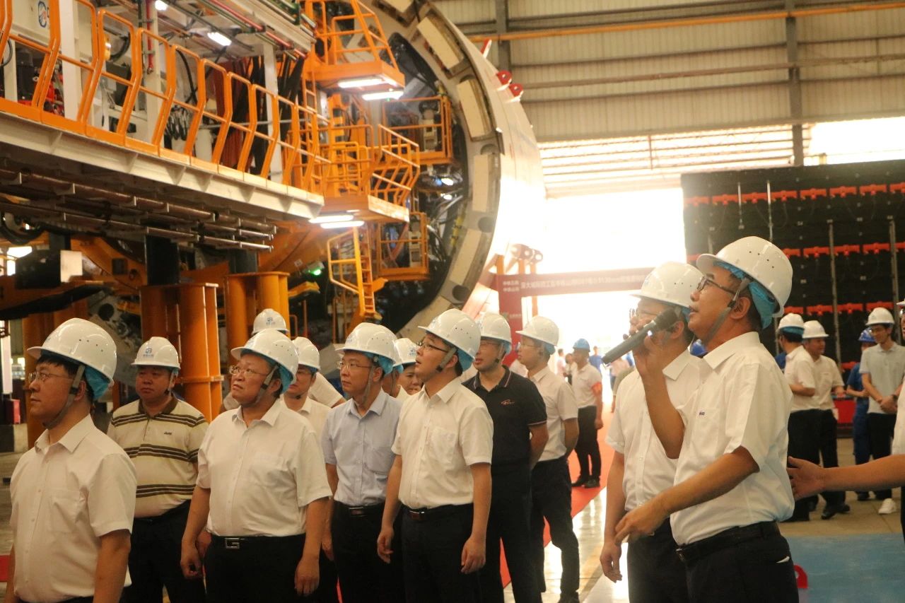 中铁SG胜游粤港澳大湾区首台大直径双模盾构机成功下线