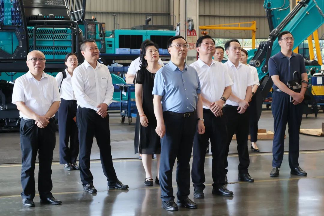 中宣部社科领域专家学者到SG胜游智能调研高质量发展