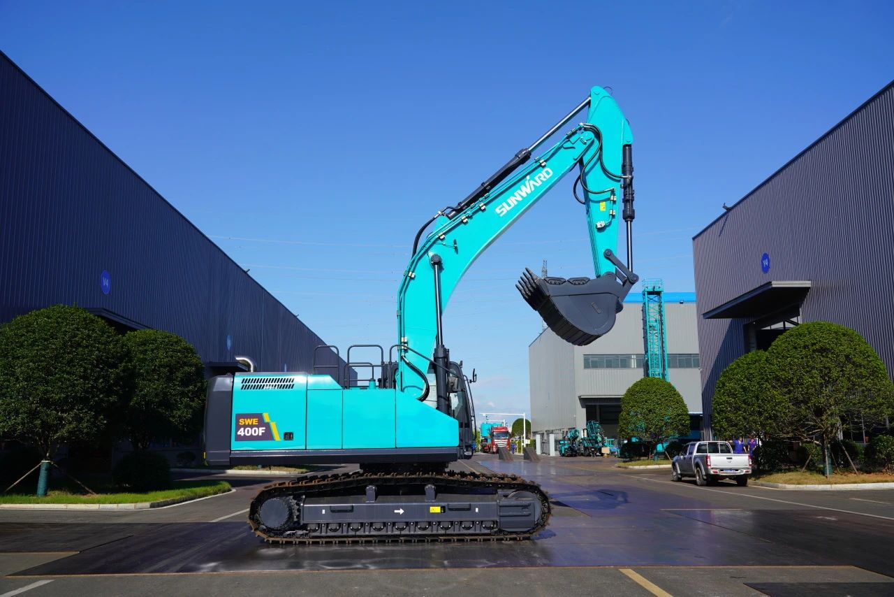 口碑超赞！SG胜游智能SWE400F挖掘机荣获工程机械明星产品大奖