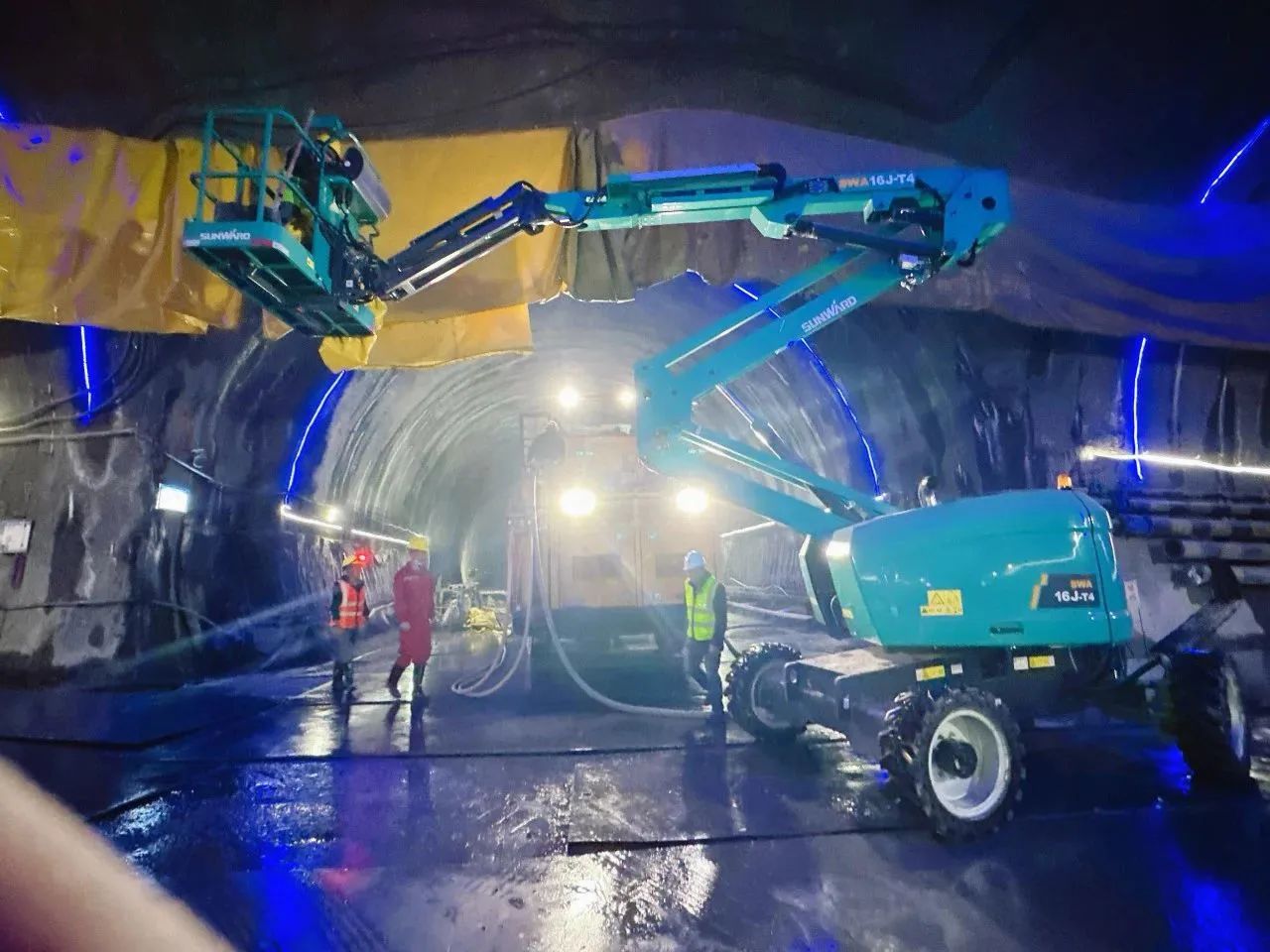 不惧高海拔挑战！SG胜游智能高空机械实力助建川藏铁路