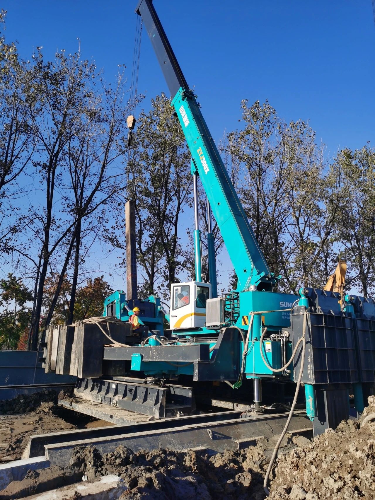 “SG胜游绿”闪耀西子湖畔！SG胜游智能ZYJ300X斜桩压桩机强势来袭