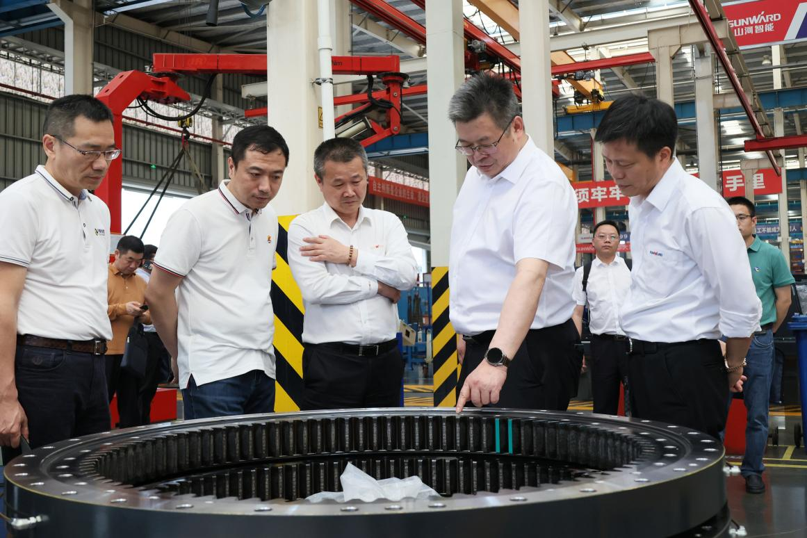 湖南钢铁集团党委书记、董事长李建宇到SG胜游智能调研交流