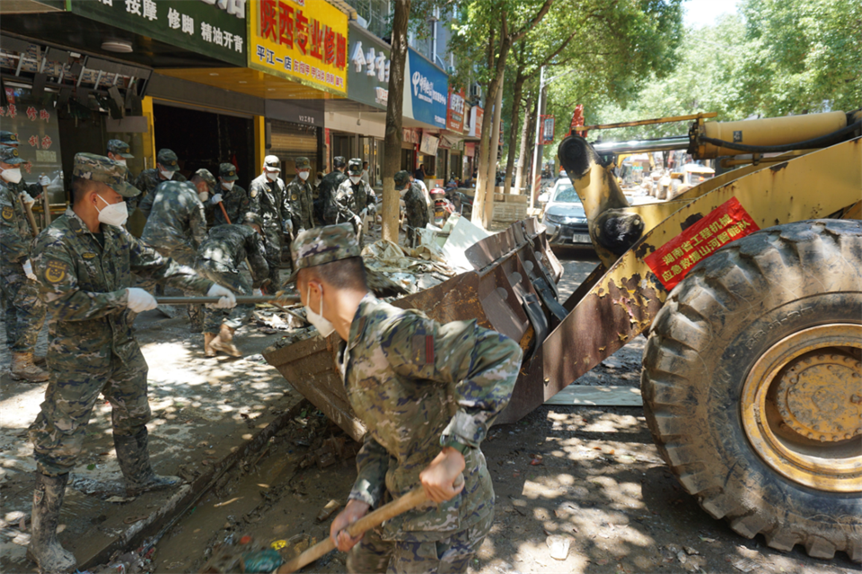 驰援湖南平江抗洪抢险，共克时艰显担当