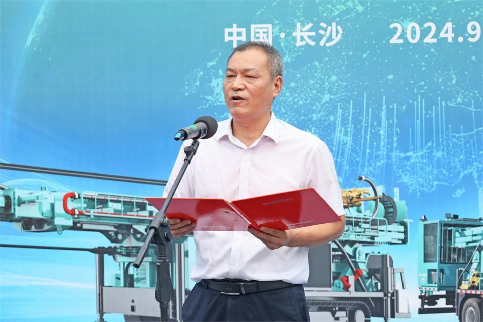 引领绿色科技新篇章！SG胜游智能新能源钻机成功交付