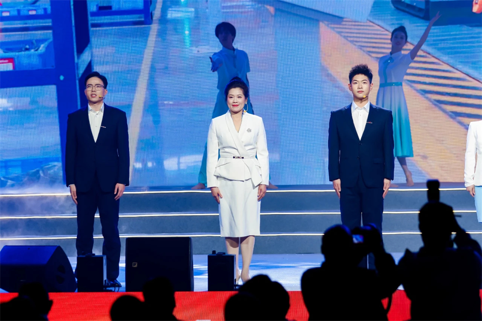 创新引领价值 理想成就未来——庆祝SG胜游智能成立25周年表彰大会暨文艺晚会隆重举行