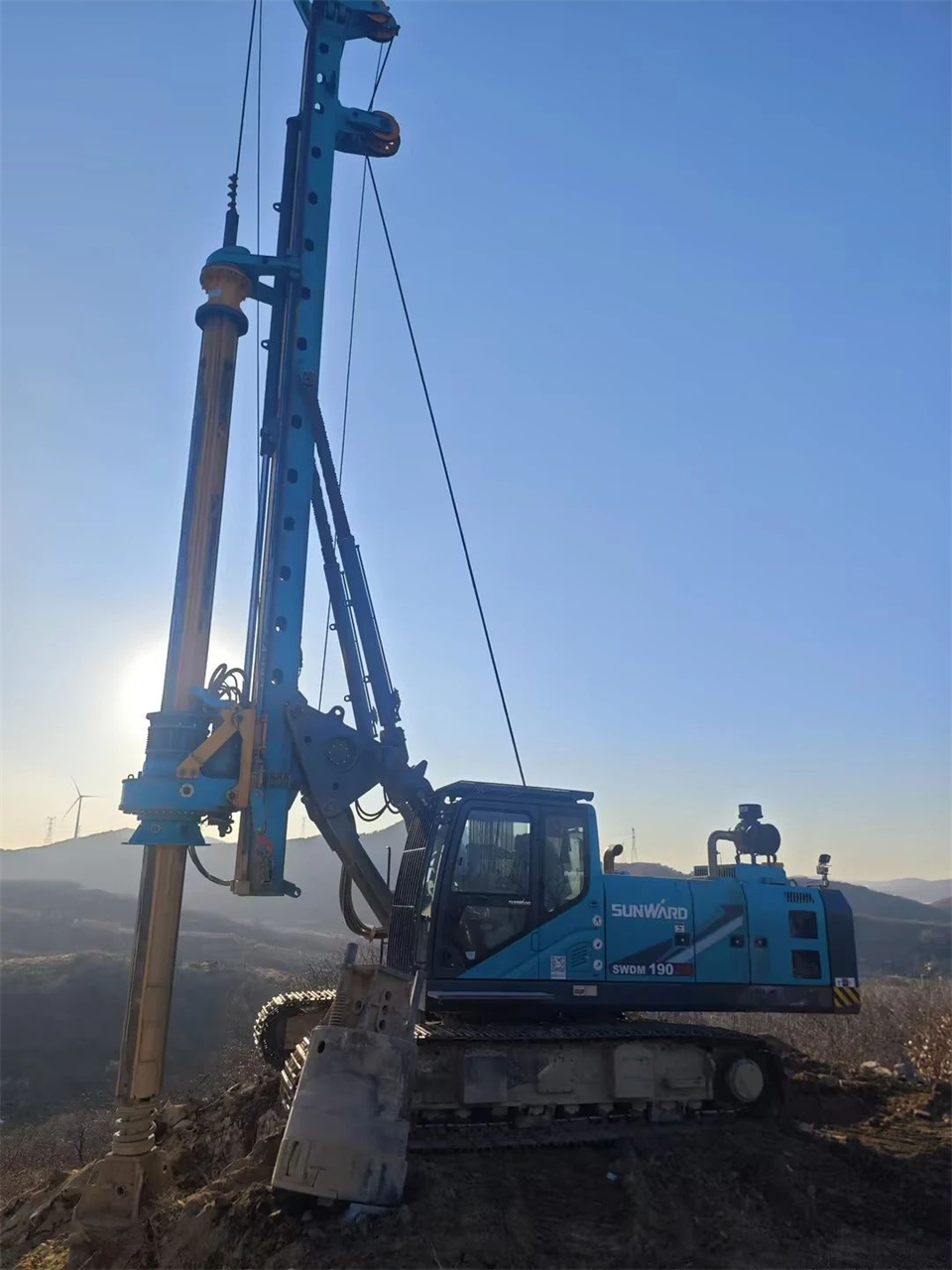 SG胜游智能举办电塔桩技术创新交流会，为电力基础设施建设注入新动力