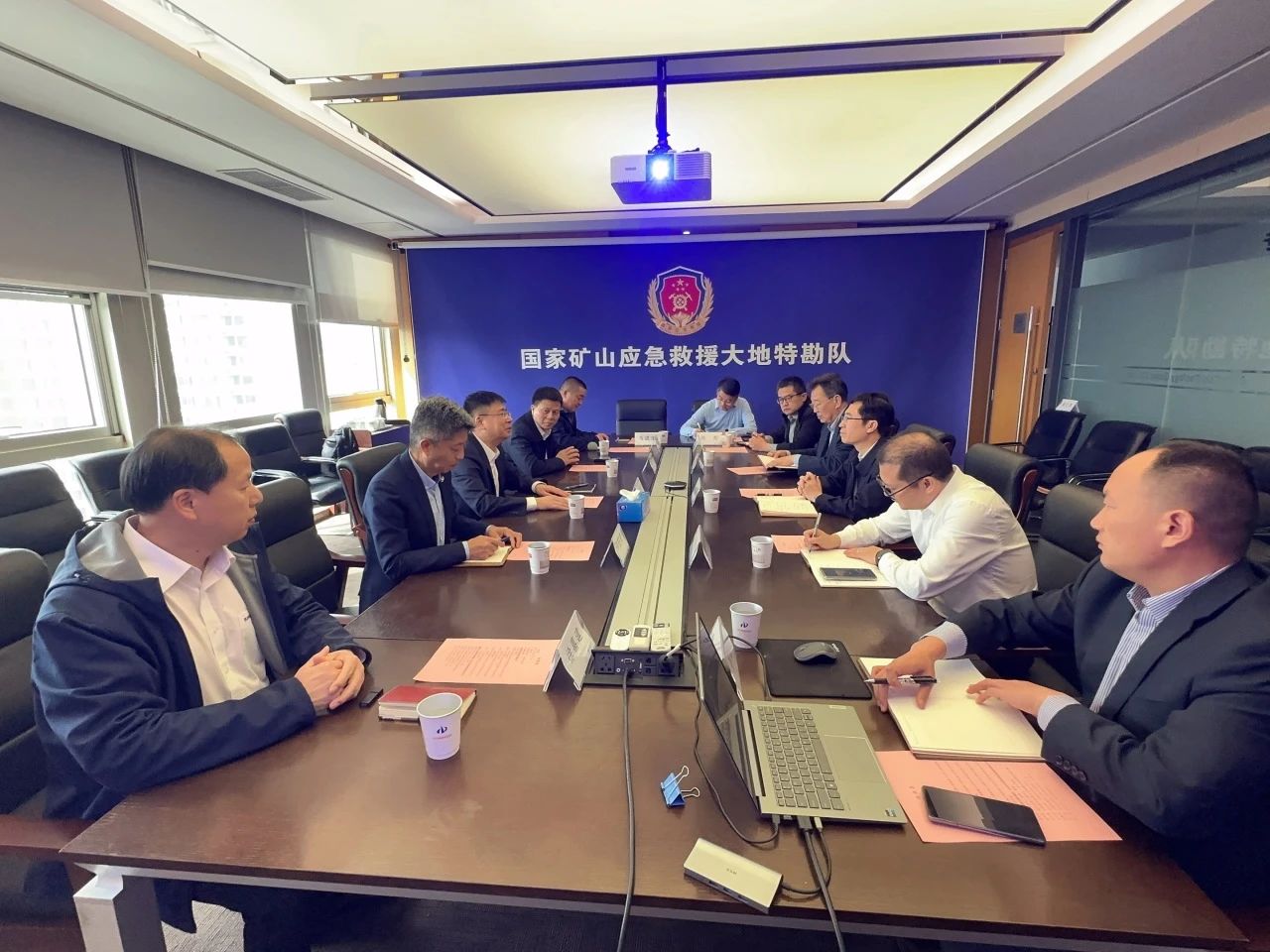 SG胜游智能董事长付向东带队拜访中煤地质总局、大地特勘公司