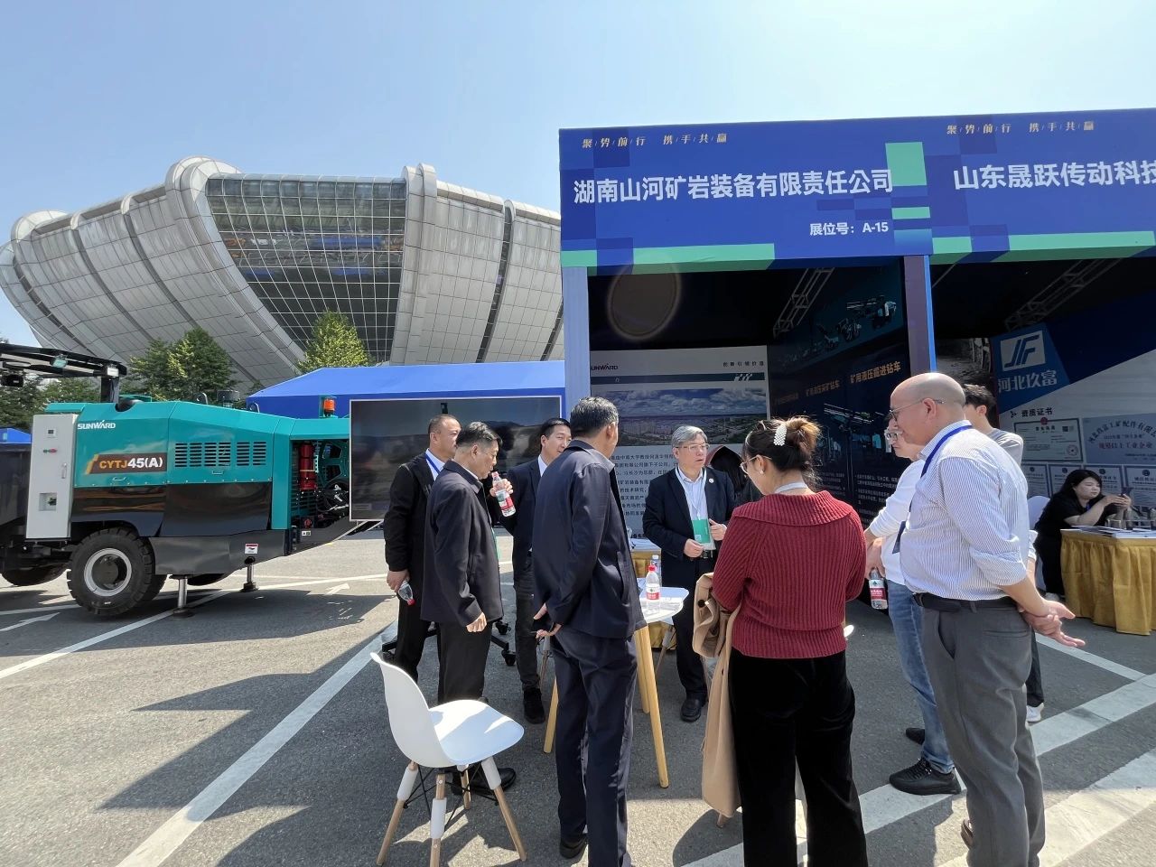 SG胜游矿岩携井下掘进台车亮相苍南矿山井巷机械展