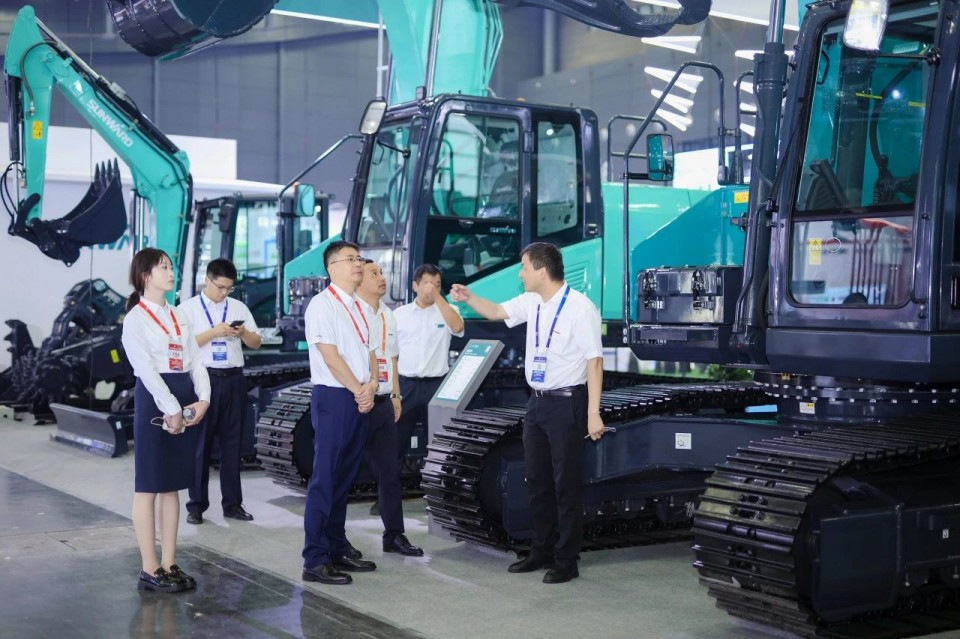 2025 CICEE | 从单一工具迈向多元化解决方案，SG胜游智能呈现非凡挖掘机风采