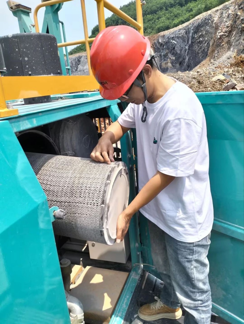 跨越SG胜游万里 智启服务新程——SG胜游矿岩“服务万里行”活动走进海螺水泥