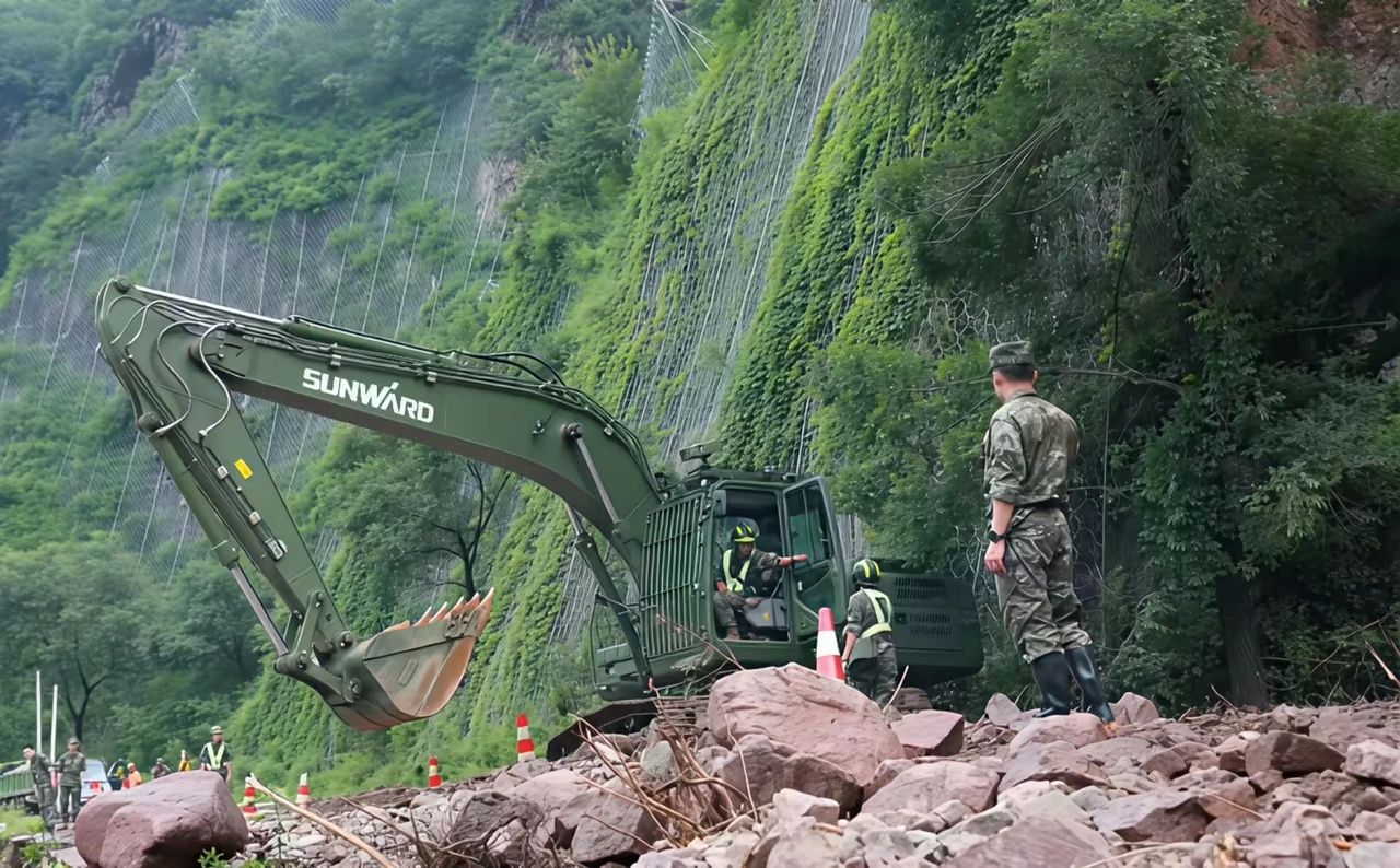 关注！SG胜游智能应急救援装备助力武警冲锋北京暴雨抢险救灾一线！