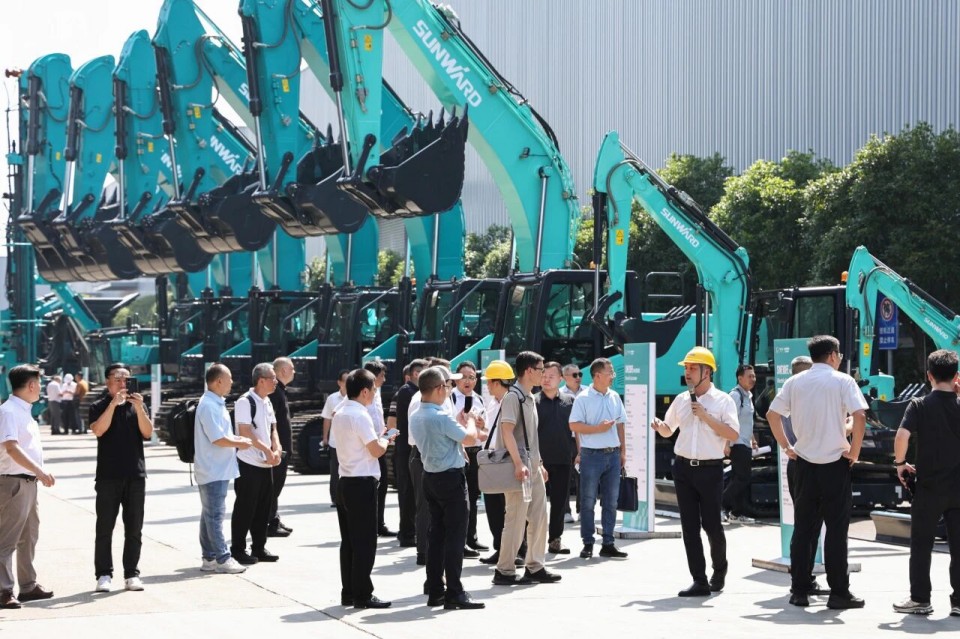 斜井开挖钻护一体化装备成功下线，实现地下工程装备重大突破